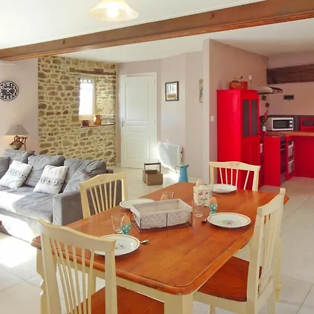 بيت للعطل Semi Detached House, *