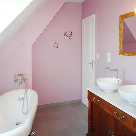 Semi Detached House, * Bacilly